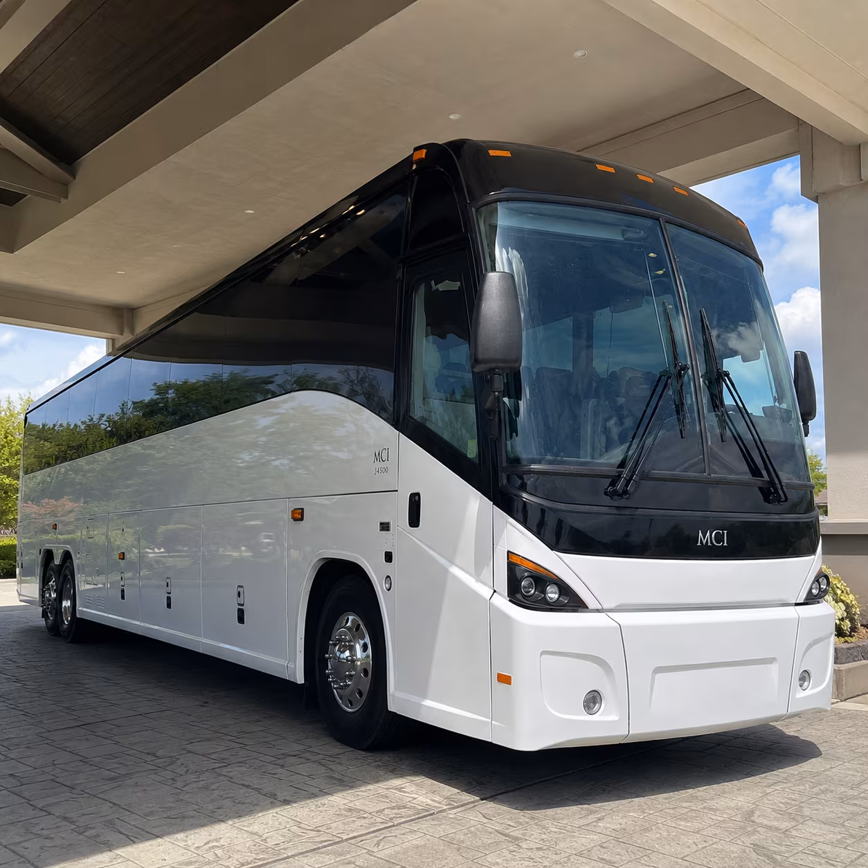 hamiltoncharterbuscompany com is ready to help you reach newark liberty international airport