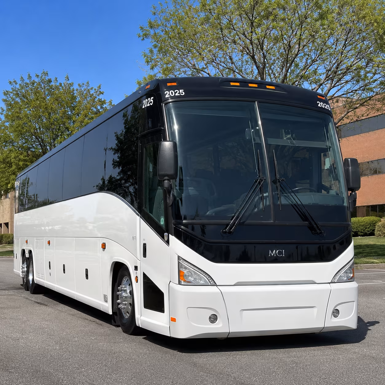 let hamiltoncharterbuscompany com handle the transportation so you handle everything else